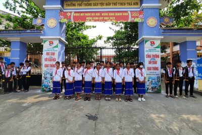 Cổng trường “An toàn giao thông”