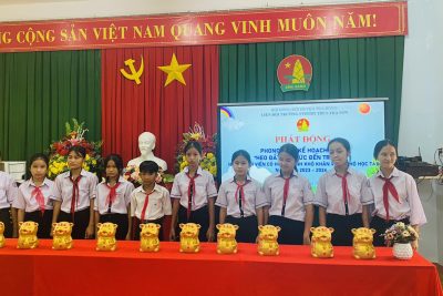 Lễ phát động “phong trào nuôi heo đất” tại các chi đội